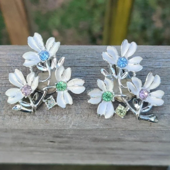 Vintage Emmons Rhinestone Flower Earrings - Picture 2 of 6